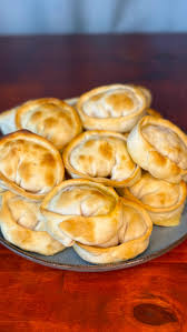 Docena Empanada Jamon Queso Y Tomate